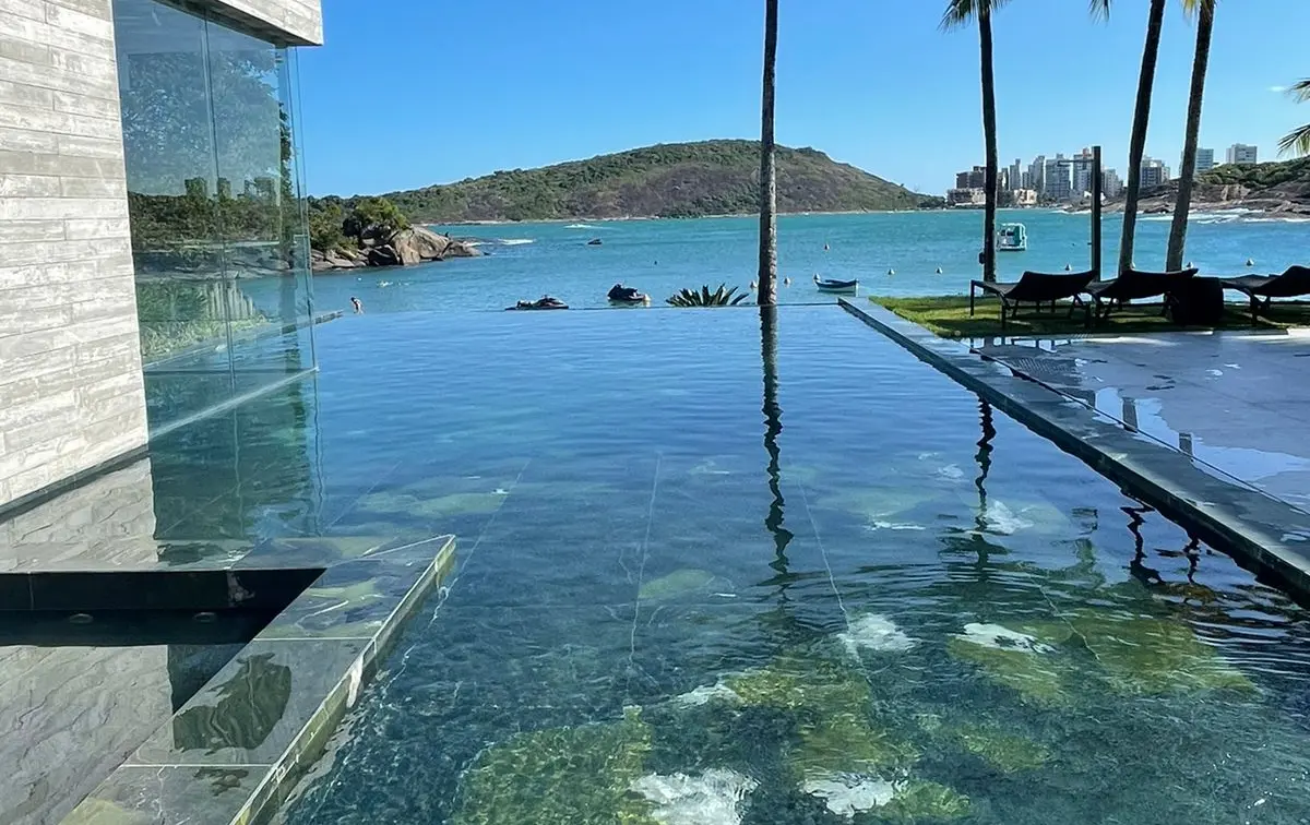 Piscina em Avocatus