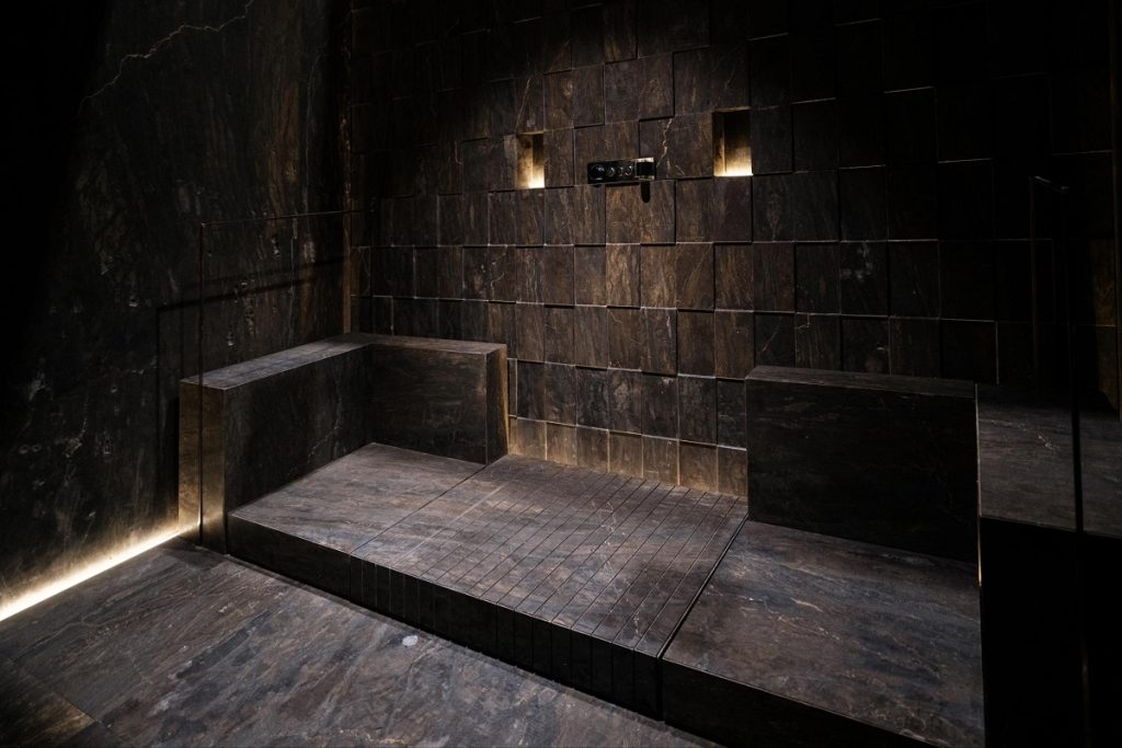 Brazilian Stone Tour: encantar-se com a sofisticação do quartzito Bronzite