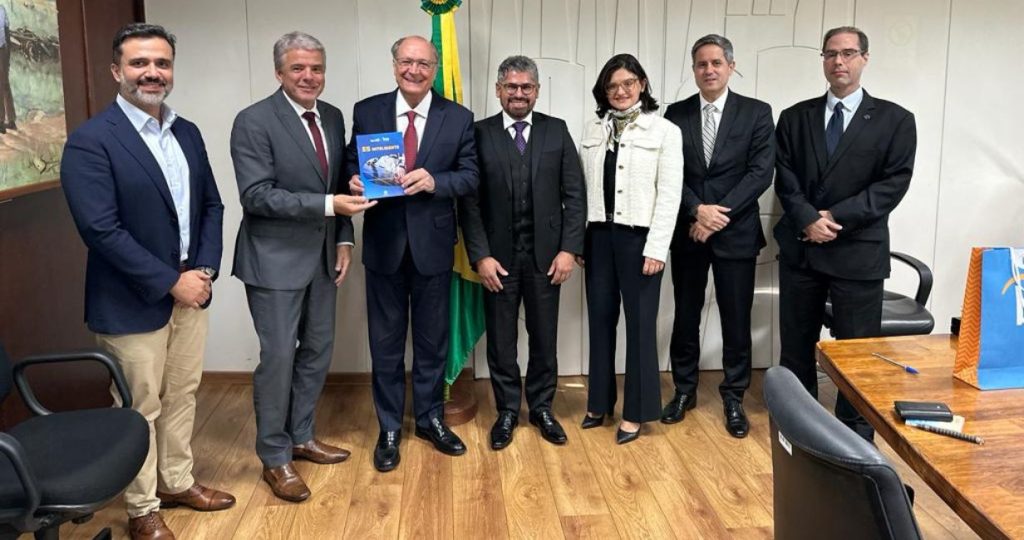 Centrorochas se reúne com Alckmin em busca de impulsionar setor de rochas nacional