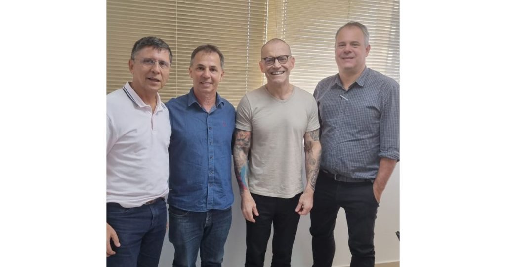 Centrorochas e Sindirochas apresentam pautas do setor ao senador Contarato