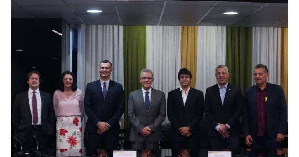 Centrorochas participa de audiência com Ministro de Minas e Energia sobre portaria de lavra