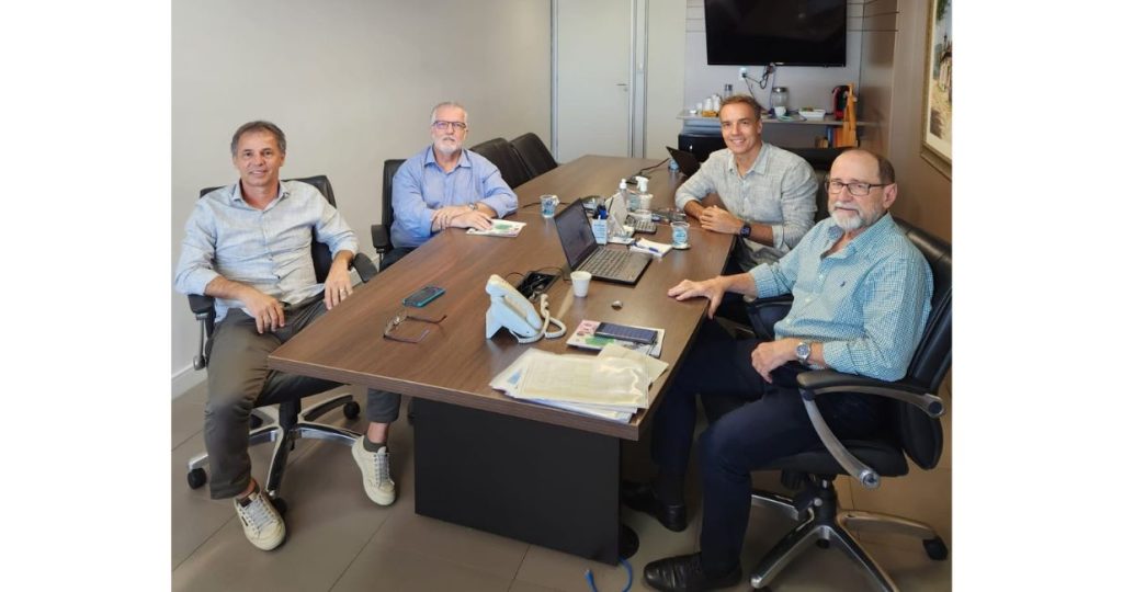 Centrorochas, Sindirochas e Sebrae-ES debatem iniciativas de fortalecimento do setor