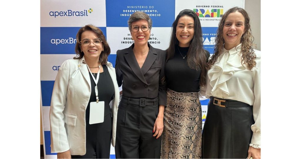 Centrorochas participa de evento histórico da ApexBrasil com lançamento de programa de mentoria para mulheres no comércio exterior