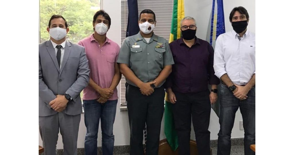 Centrorochas and Sindiex seek support from the Navy in releasing night maneuvers in the access to the Port of Vitória