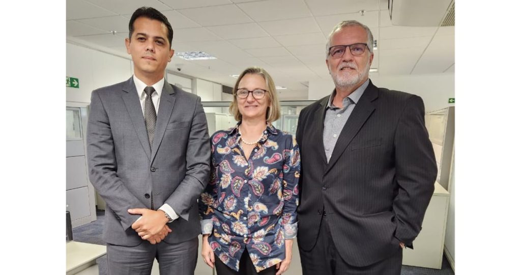 Em agenda na CNI, Centrorochas e Sindirochas debatem resolução 122 da ANM e outros temas
