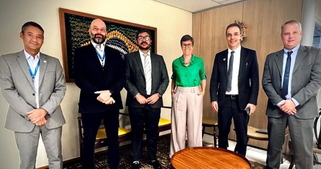 Presidente do Centrorochas participa de reunião institucional na ApexBrasil
