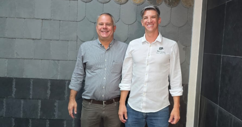 Centrorochas visits association and slate producers in Minas Gerais