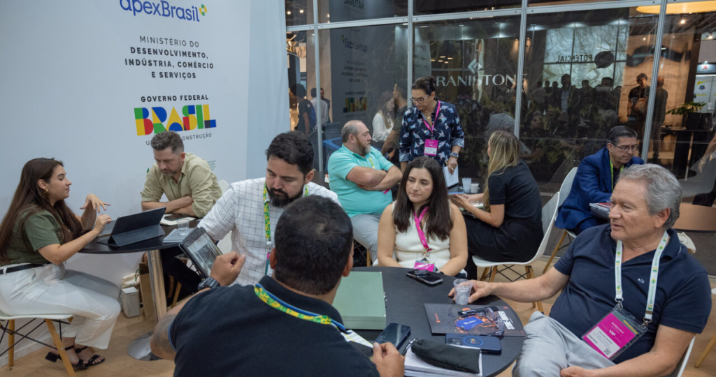Geração de negócios marca segundo dia da Marmomac Brazil