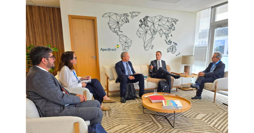 Centrorochas promove diálogo estratégico com ApexBrasil, em Brasília