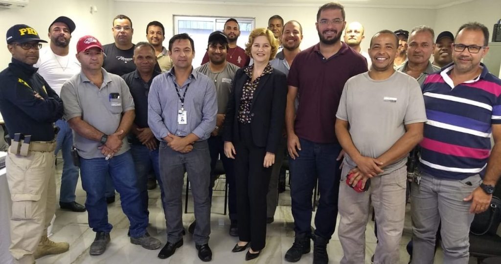 Centrorochas coordinates conversation between Eco101 and PRF with drivers from Grupo Corcovado Brasigran