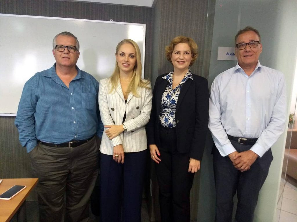 Centrorochas participates in a meeting to update import and export operations