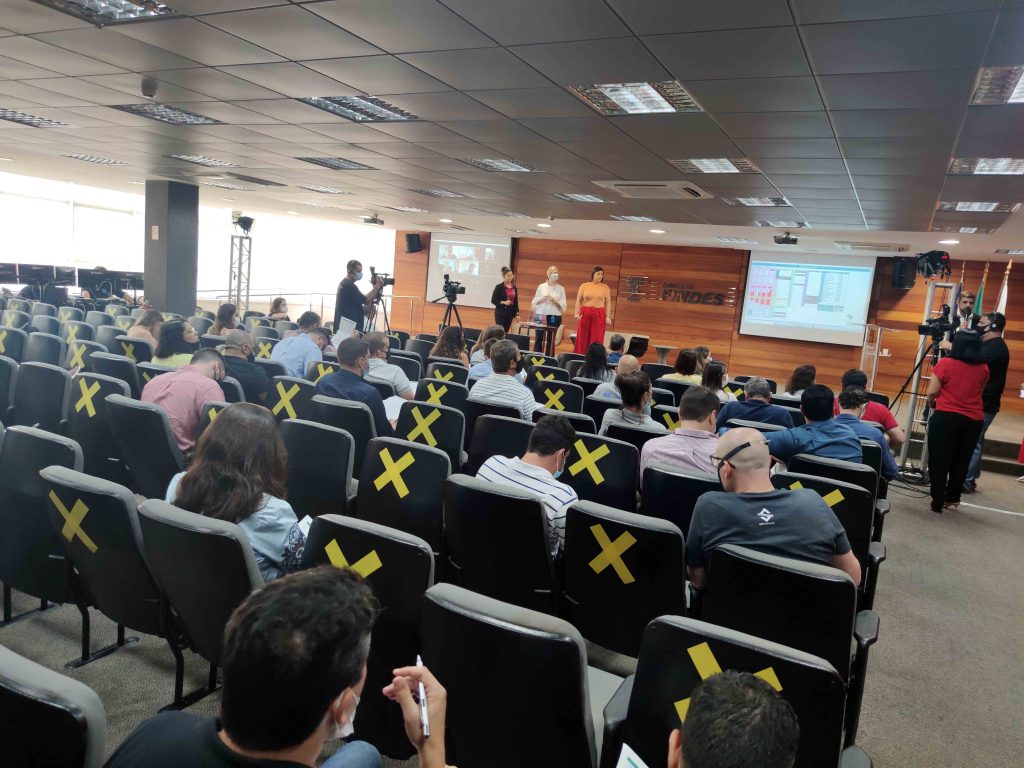 60 empresas do setor de rochas brasileiro confirmam participação na Coverings 2022